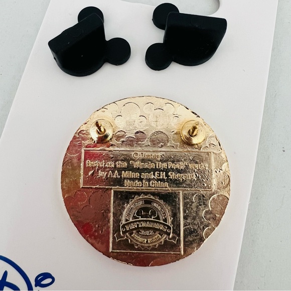 Disney Winnie the Pooh and Piglet Pin - Picture 3 of 4